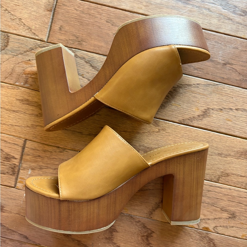 Madden Girl Tan Platform Heeled Open Toe Mules